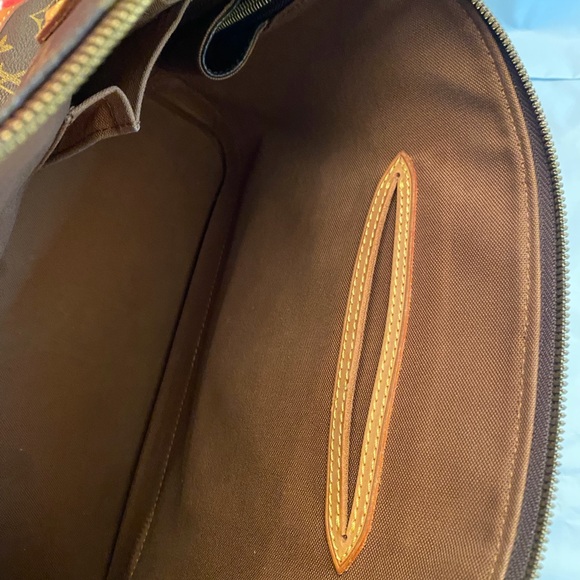 LOUIS. VUITTON MONOGRAMMED ALMA HANDBAG - Picture 11 of 16